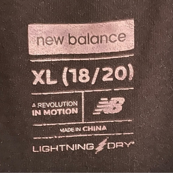 🤝 New Balance Athletic Workout Shirt 🤝 - Picture 2 of 2